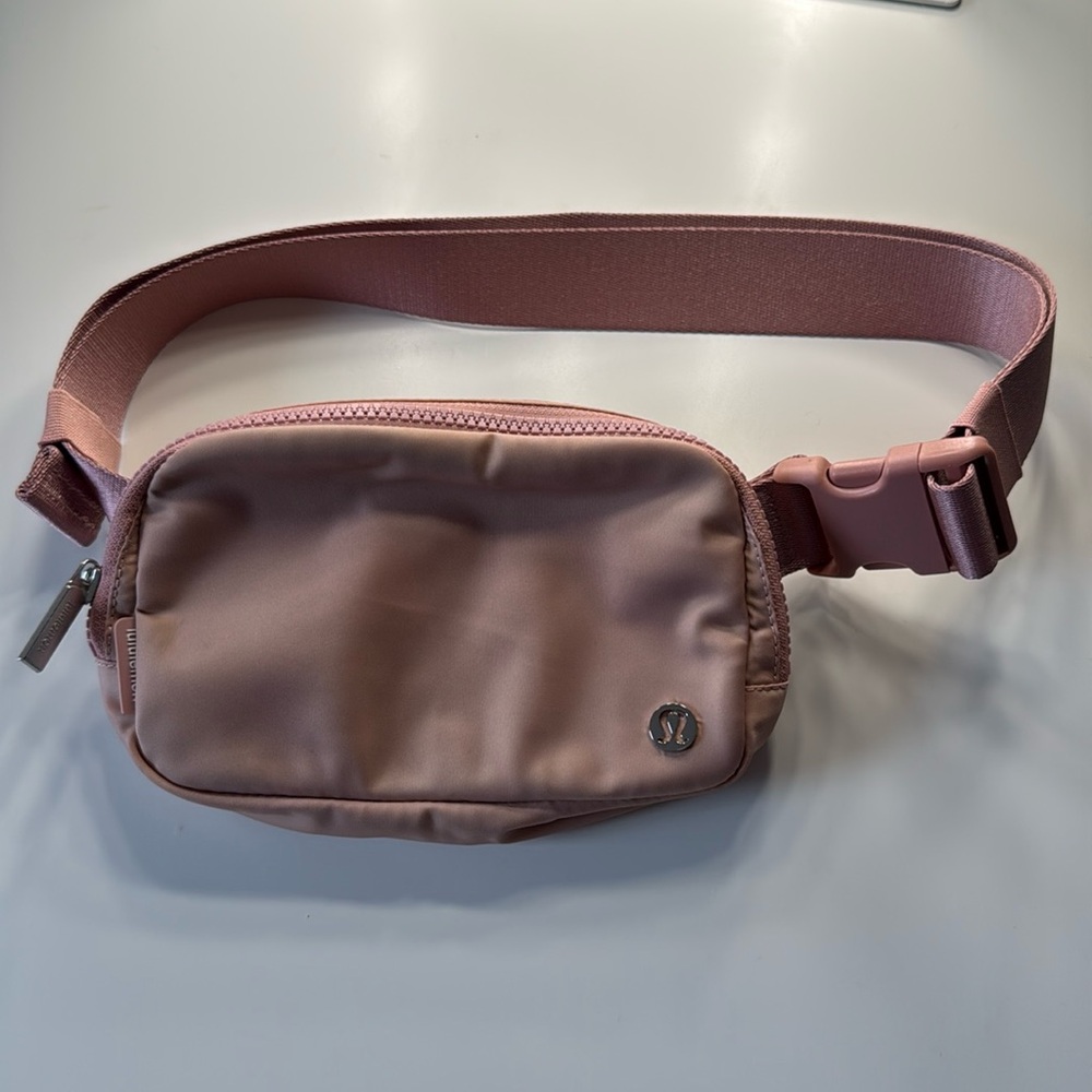 Lululemon belt bag
